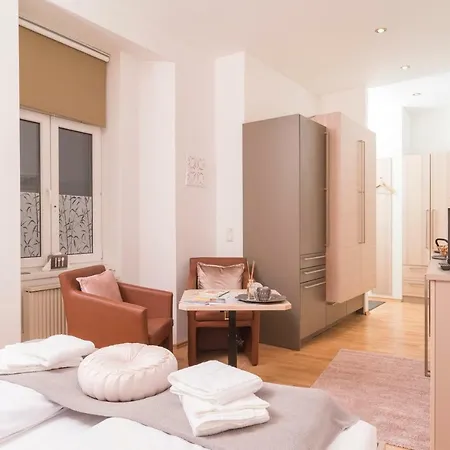 Apartment Tiny Hideaway *