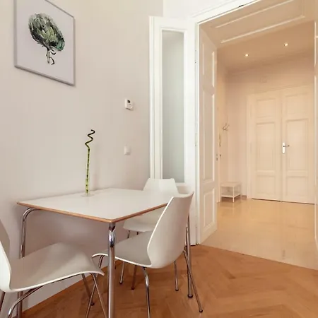 Premium In The City Center Apartment *