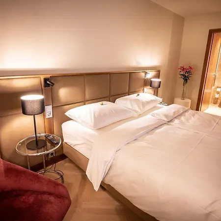 Est Schoenbrunn -