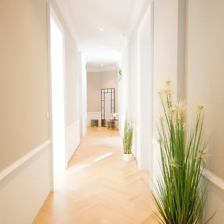 Apartament Urania - Mai's *
