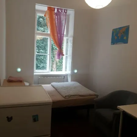 City Center Private With Shared Bathroom.