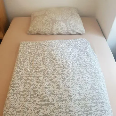 City Center Private With Shared Bathroom. Homestay *