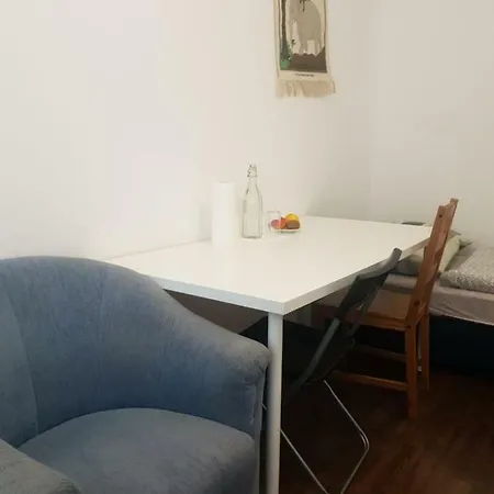 Homestay City Center Private With Shared Bathroom. *