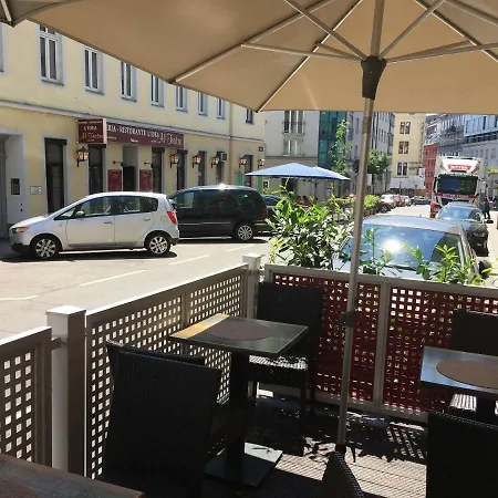 Zentral Direkt An U-bahn Station Apartamento Viena