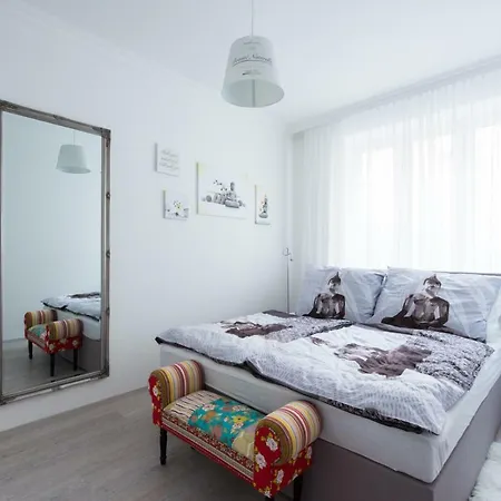 Let It Be U1, U2, U4 Karlsplatz Oper Apartment *