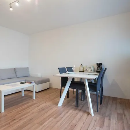 Apartment Spacious With Balcony *