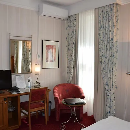 Jaeger - Family Tradition Since 1911 Hotel