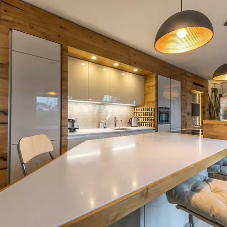Exclusive Penthouse Apartment *