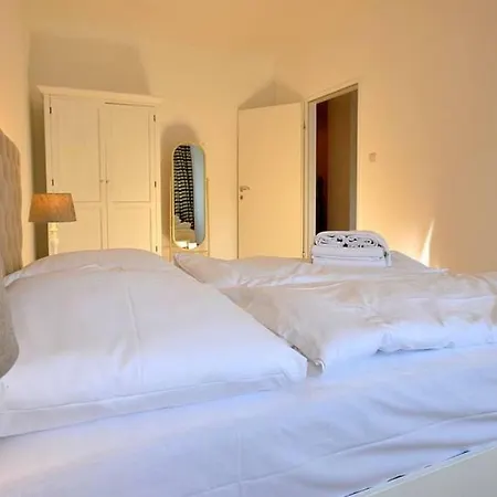Residence, Naschmarkt - Karlsplatz *