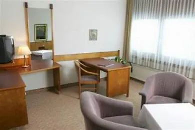 Ekazent Schoenbrunn Hotel 3*