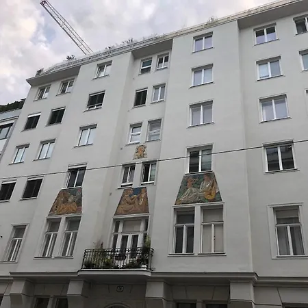 Theresa Tiana Apartment Vienna