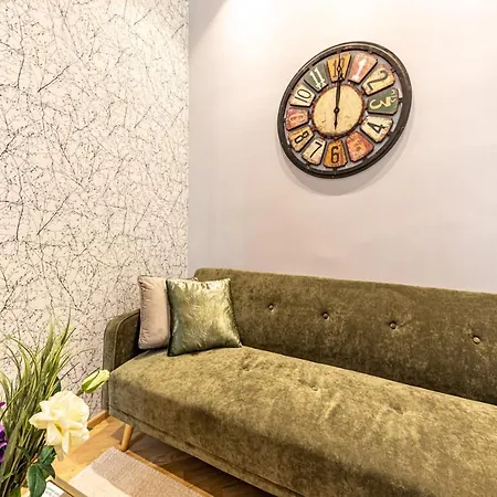 Zeus Design Apartment *