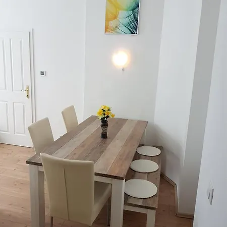 Sobieski Town Apartment *