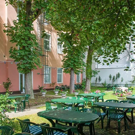 Hotel Garten- Und Kunsthotel Gabriel 3*
