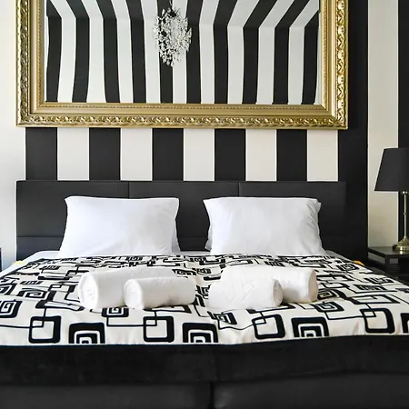 Highlight St Charles Church Appartement *