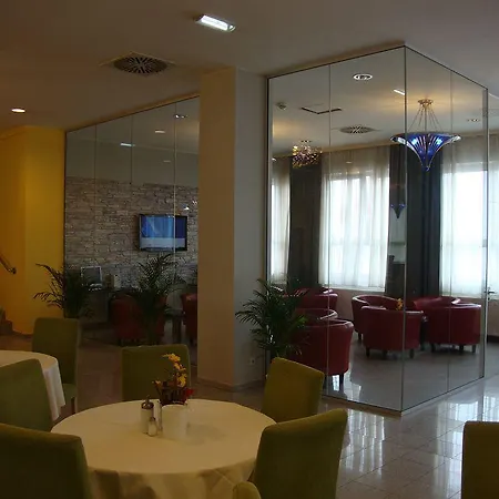 Hotel Lenas Donau Vienna