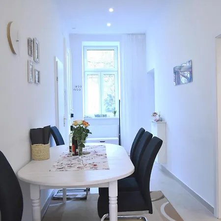 Cosy 3 Viennese Flat - 10min To Center Apartment
