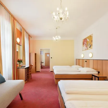 Garten- Und Kunsthotel Gabriel 3*
