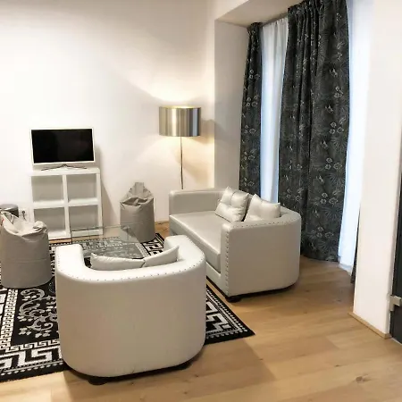 Apartment Street Living 21 - Powered By *