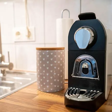 Apartament Cozy Modern Nest In The Heart Of With Netflix