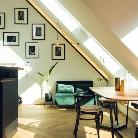 Apartment Blackriver Loft Mit Gratis Parkplatz Nahe Schoenbrunn Und U6 Vienna