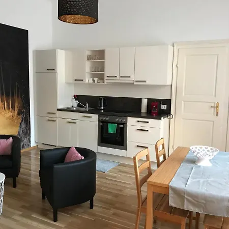 Near Yppenplatz & Brunnenmarkt Apartament *