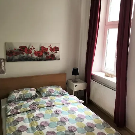Near Yppenplatz & Brunnenmarkt Apartament