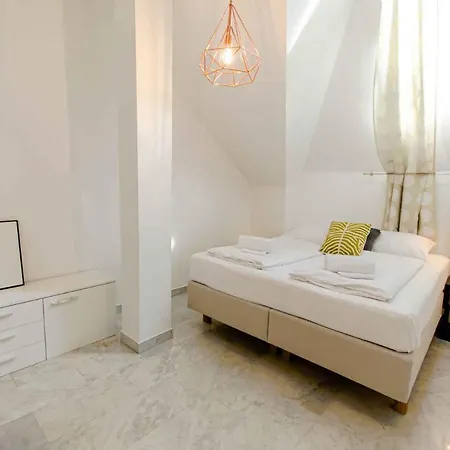 Extraordinary Center @stephansplatz Apartment Vienna