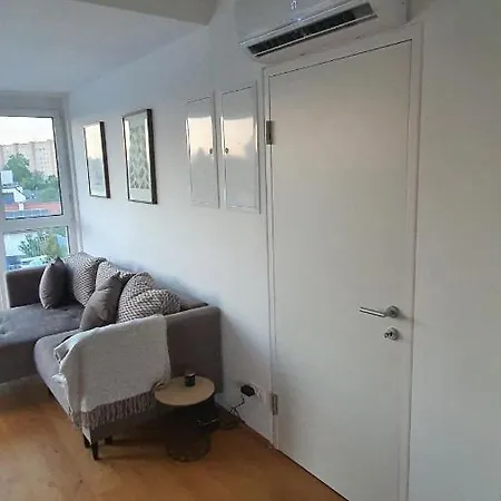 Rooftop Terrace, Free Garage Parking And Pool! Apartament