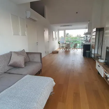 Rooftop Terrace, Free Garage Parking And Pool! Apartament Wiedeń