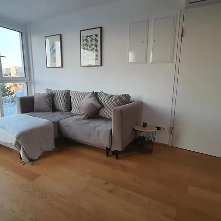Apartament Rooftop Terrace, Free Garage Parking And Pool! Wiedeń