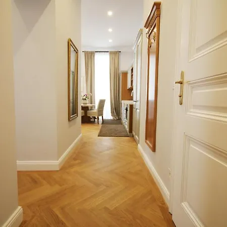 Stillvolles In Zentraler Lage Appartement *