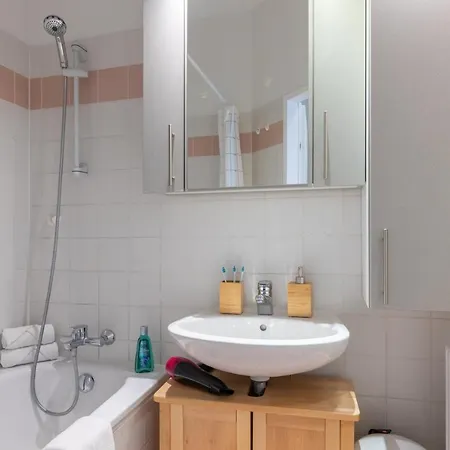 Apartment Yeshello Elegant Near