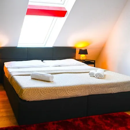 Modern Naschmarkt Apartment