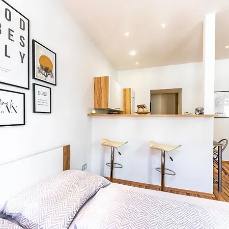 Cozy + Trendy By Jr Appartement