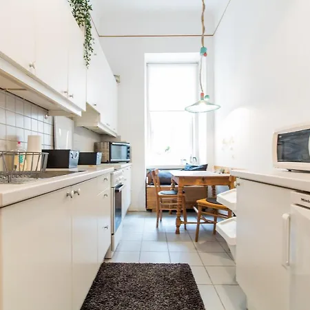 Spacious And Extraordinary Apartment