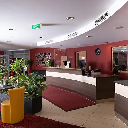 Senator Hotel