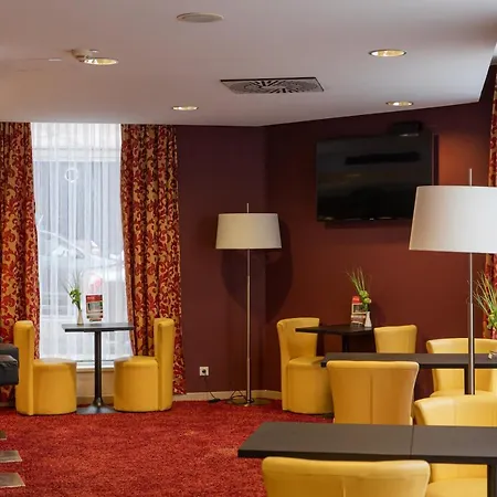 Hotel Senator