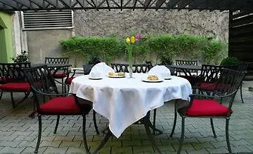 Mercure Raphael Hotel