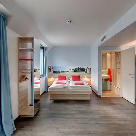 Ξενοδοχείο Meininger Downtown Franz 3*