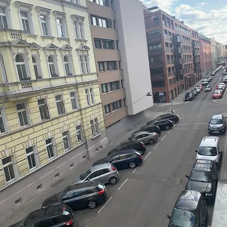 Centrally & Comfortable Apartment