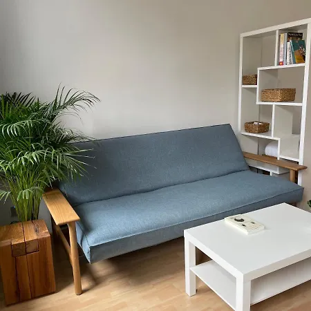 Central Sunny Flat With Free Parking