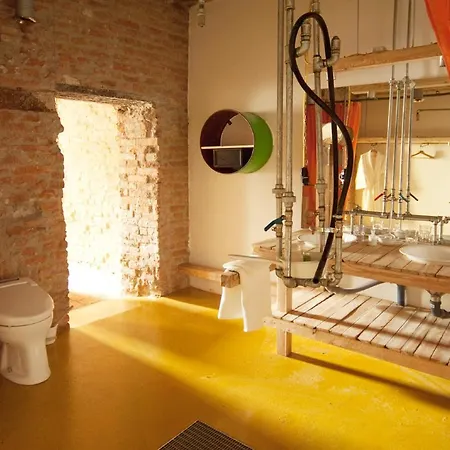 Wiener Gaeste Bed & Breakfast 2*