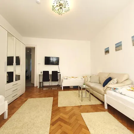 Cosy 3 Viennese Flat - 10min To Center *