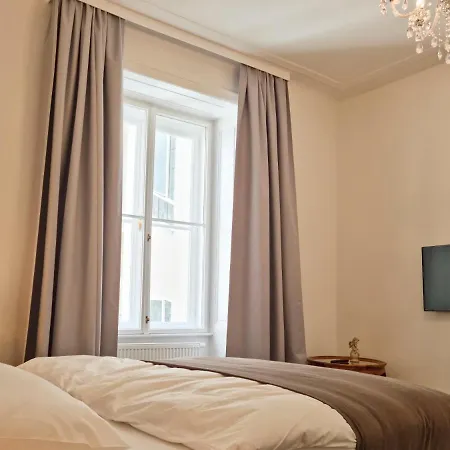 Mozart - Newly Renovated