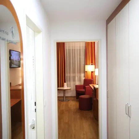 Arte Stadthalle Hotel 4*