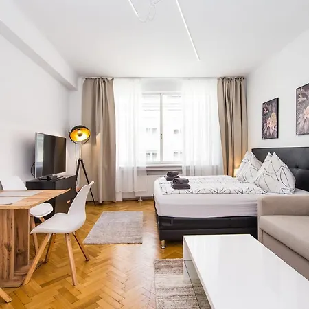 Apartments 22 At St. Stephen'S Cathedral شقة *