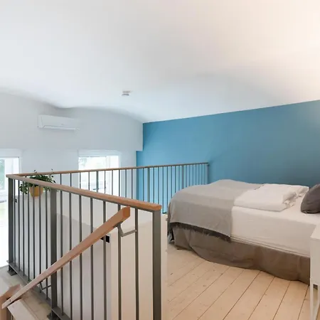 Vorgarten - Central, New And Stylish For Your Comfortable In
