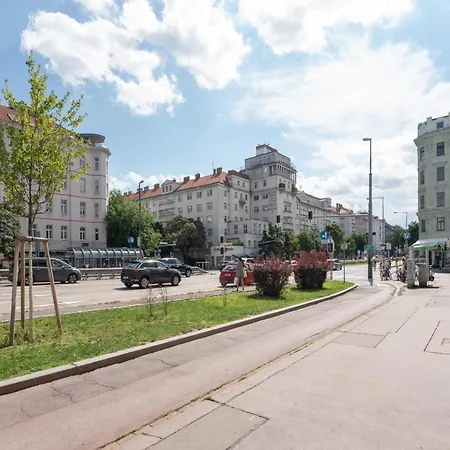 Vorgarten - Central, New And Stylish For Your Comfortable In *