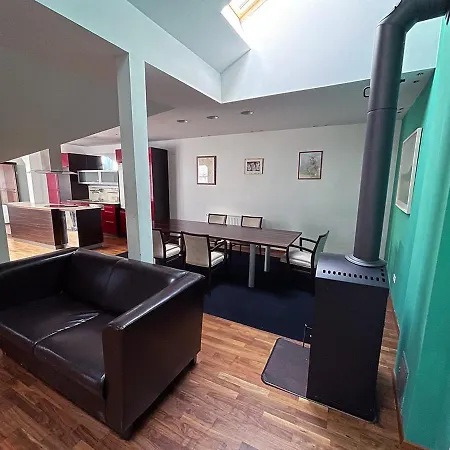 Metro Apartments Vienna Hostel *